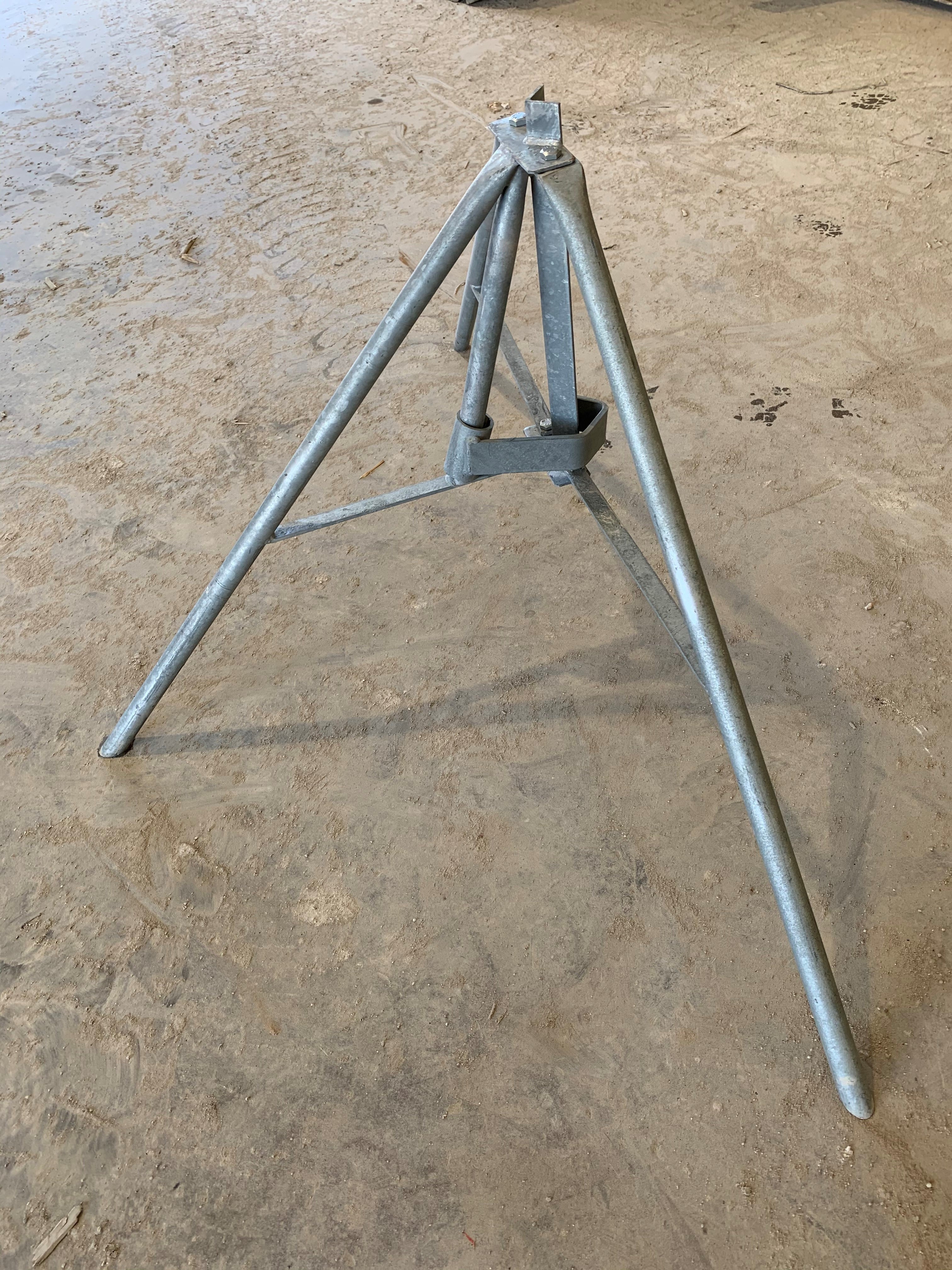 Tripod - For Post Shores  50 Pieces